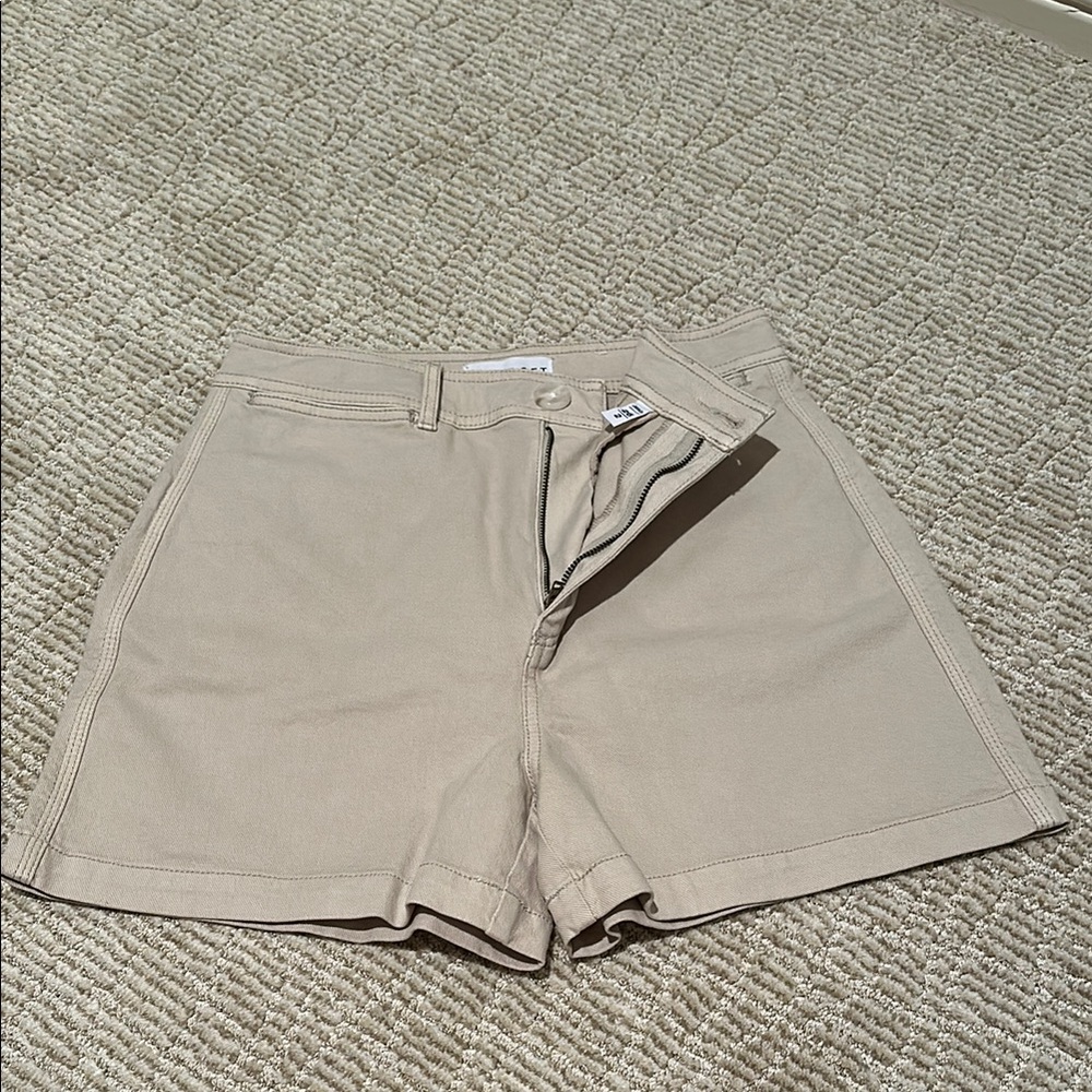 Khaki short